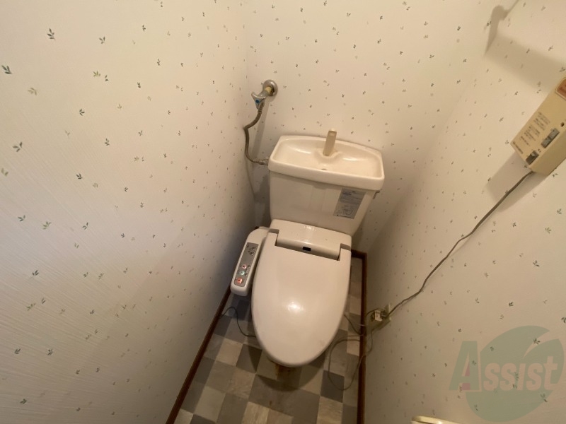 地下鉄東西線 西２８丁目駅 徒歩5分 3階建 築32年のトイレ写真
