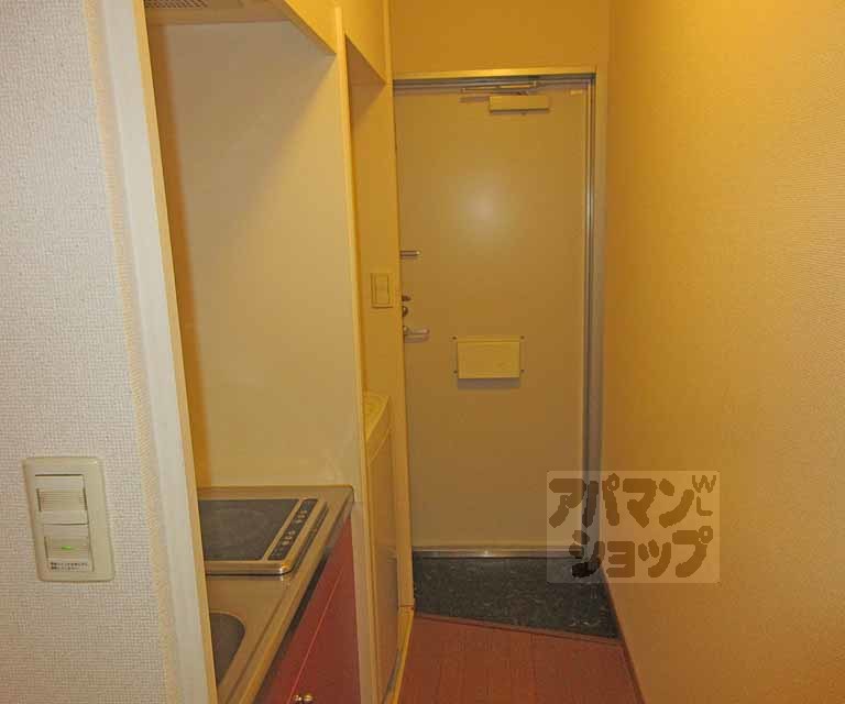 レオパレスフージー桃山の玄関写真
