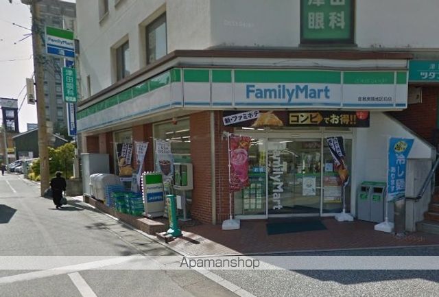 コンビニ　ファミリーマート（コンビニ）まで374m