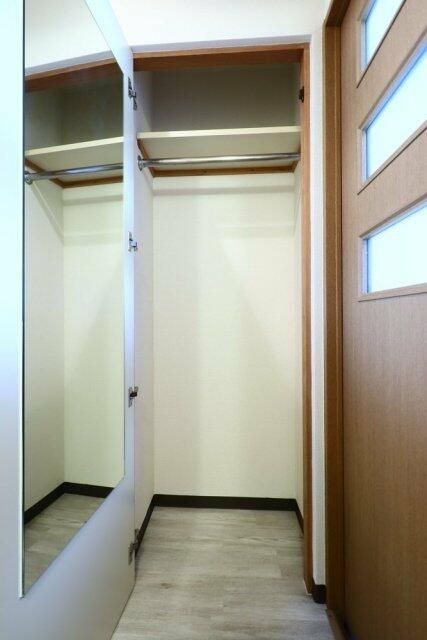 東京メトロ千代田線 代々木公園駅 徒歩11分 7階建 築27年の内装写真