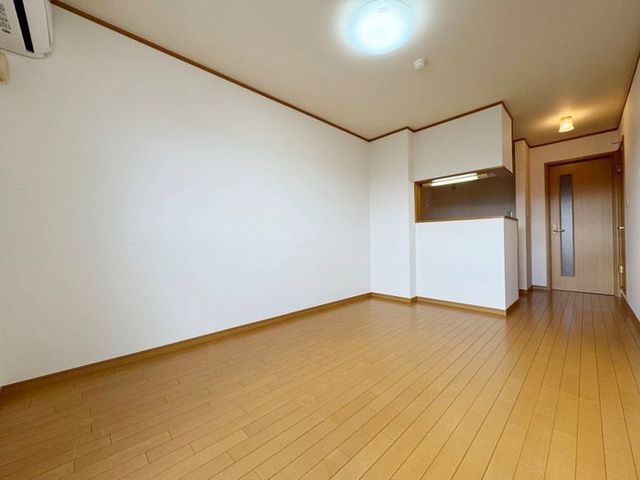 阪急伊丹線 新伊丹駅 徒歩10分 2階建 築21年の居間写真