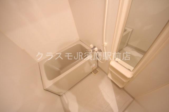 バス・シャワールーム　一日の疲れを洗い流す大切な空間。ゆったりくつろいでください。