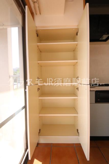 収納　もちろん収納スペースも確保。お部屋がスッキリ片付きますね。