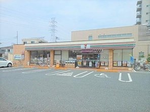 コンビニ　セブンイレブン 足立一ツ家2丁目店（コンビニ）まで393m