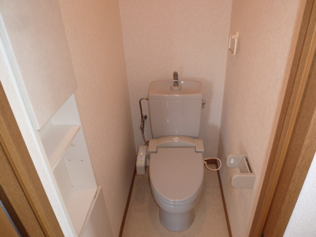 トイレ　シャワートイレでスッキリ