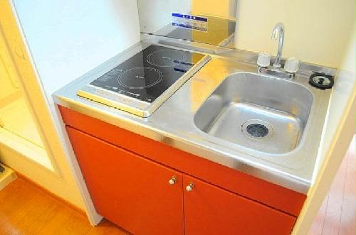 キッチン　同タイプ部屋の写真となり設備等は現況と異なる場合があります。