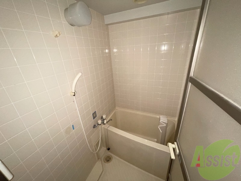 バス・シャワールーム　落ち着きのある浴室です。１日の疲れを癒してもらいましょう。