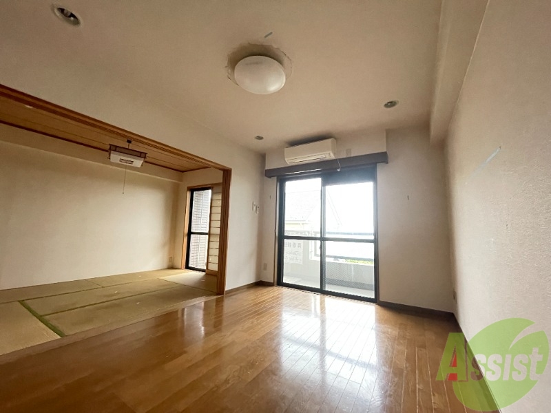 居室・リビング　１２帖のリビングになります。伸び伸び出来そうですね。