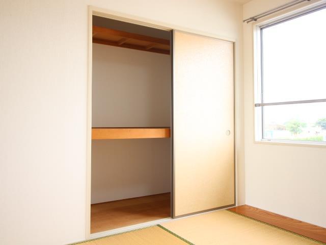 収納　収納スぺースも充実