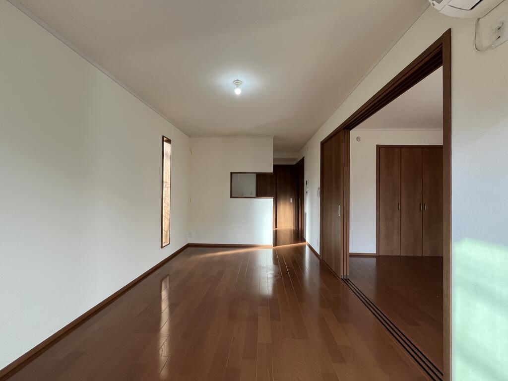 居室・リビング　クリーニング前の写真です