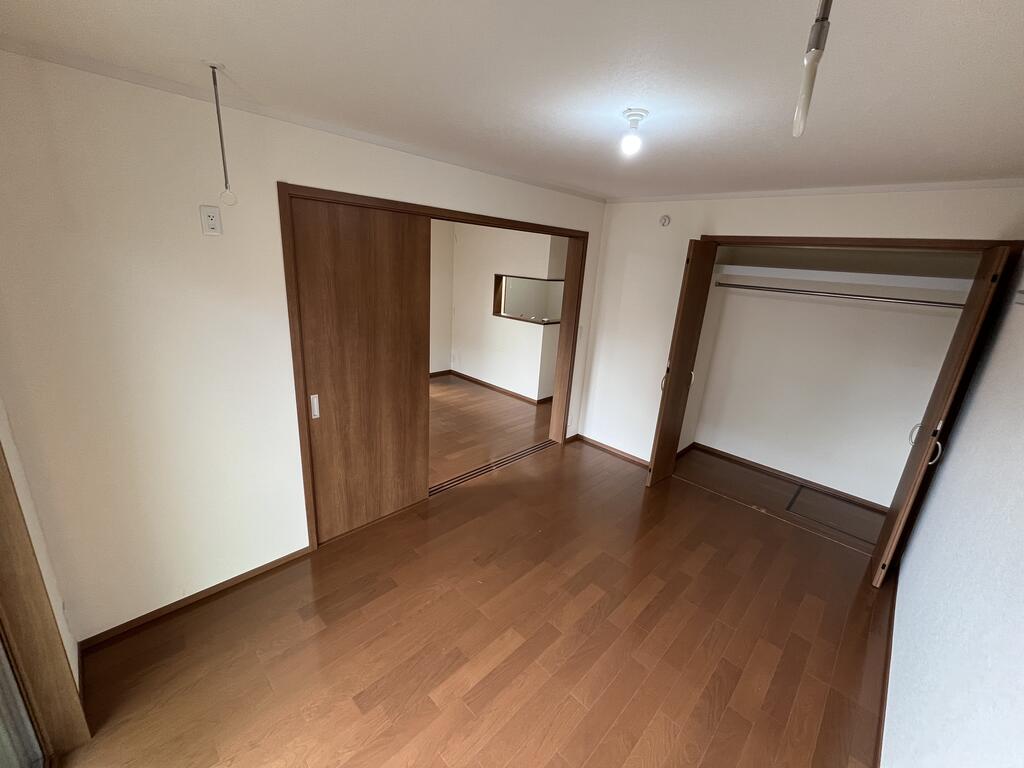 収納　クリーニング前の写真です