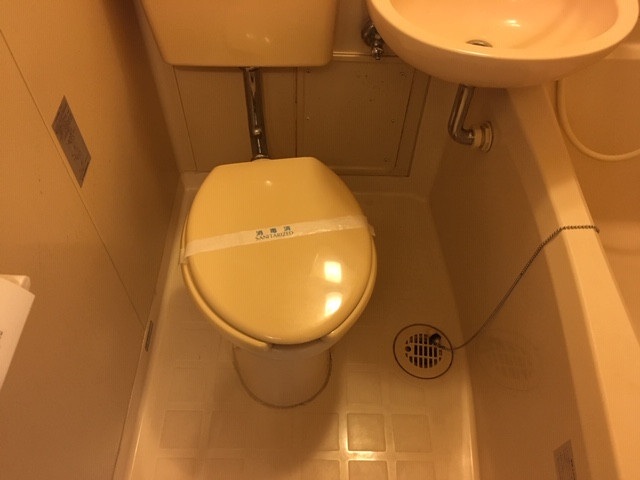 トイレ　同物件、別号室のものです。