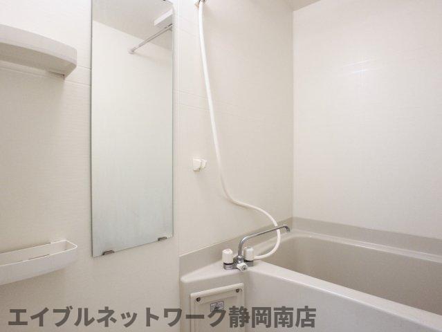 バス・シャワールーム　ゆったり過ごせるお風呂です