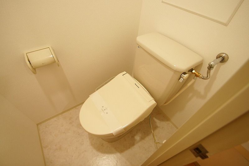 トイレ　人気のウォシュレットが設置されています！！