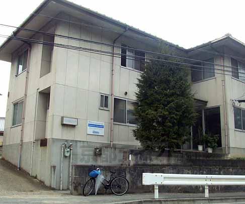 京都市左京区北白川上池田町のマンションの建物外観