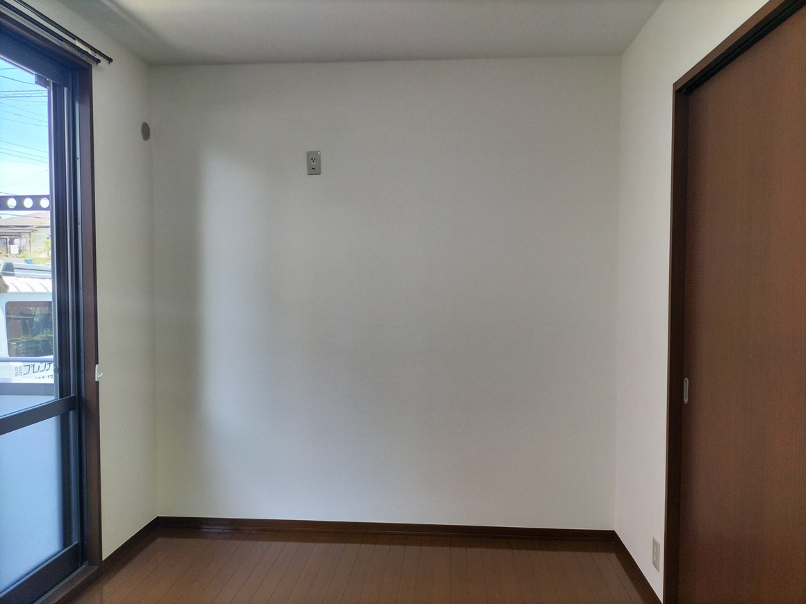 居室・リビング　洋室5.9帖南西向き陽当り良好♪