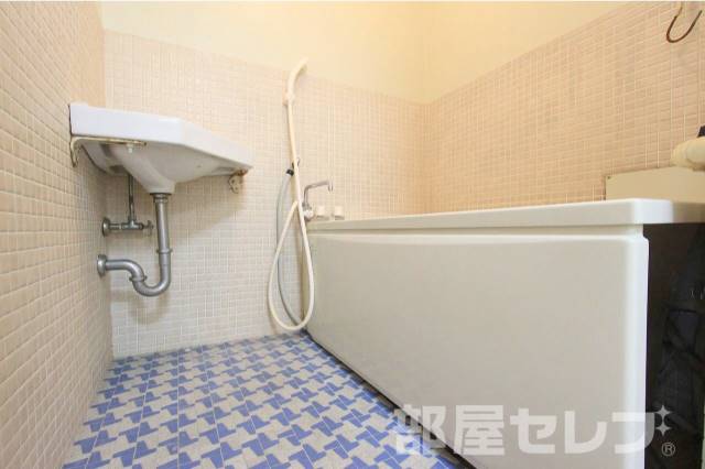 バス・シャワールーム　※別の部屋の写真を流用しています。