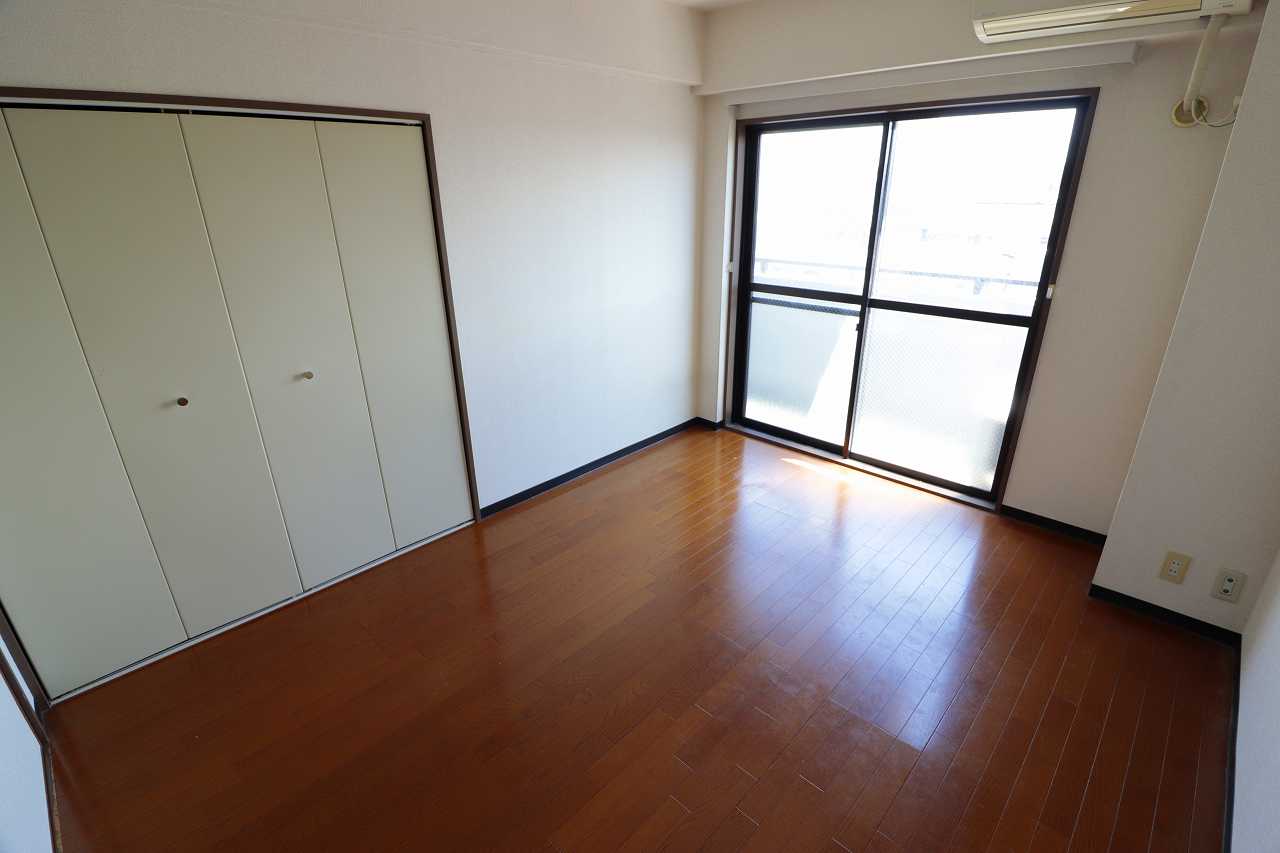 居室・リビング　※同物件、別部屋の写真です。