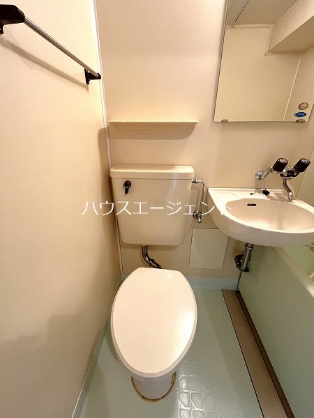トイレ　トイレもきれいです