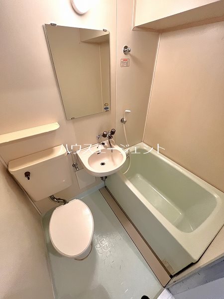 バス・シャワールーム　掃除がラクラクなユニットバス