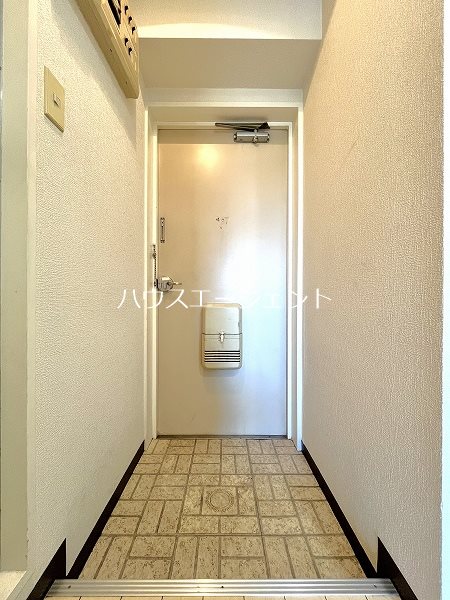 玄関　玄関広々です