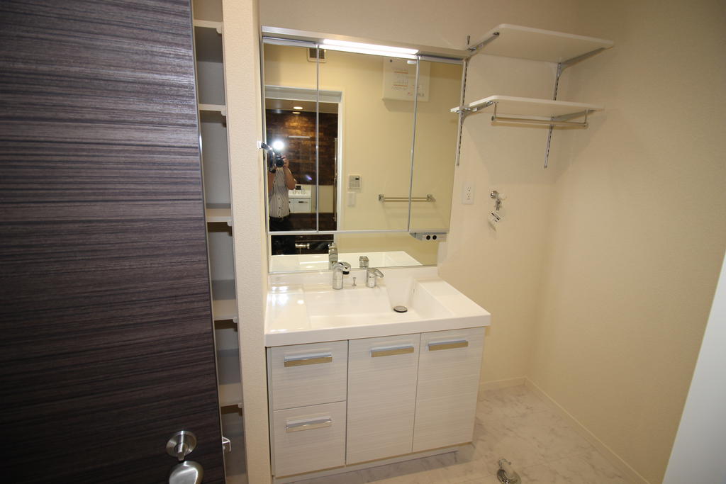 洗面設備　洗面台：画像は同社類似物件の写真