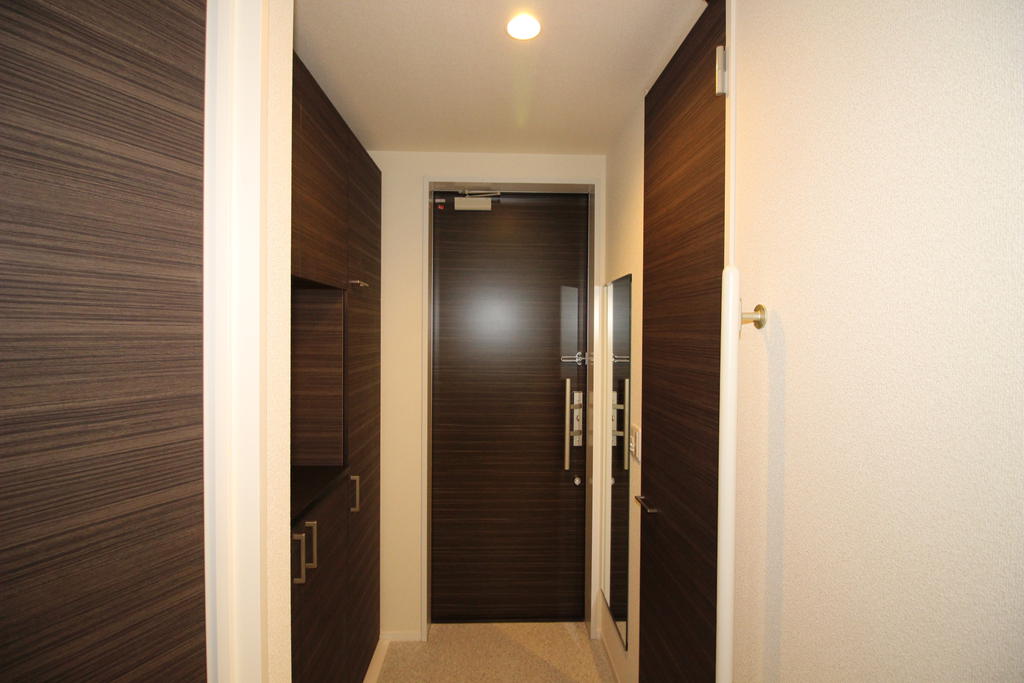 玄関　玄関：画像は同社類似物件の写真