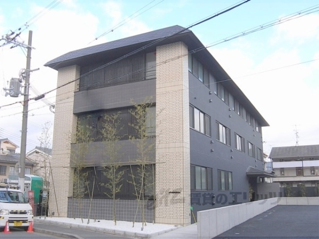京都市上京区裏風呂町のマンションの建物外観