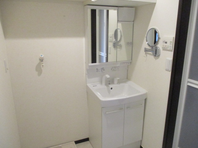 洗面設備　独立洗面化粧台付き♪