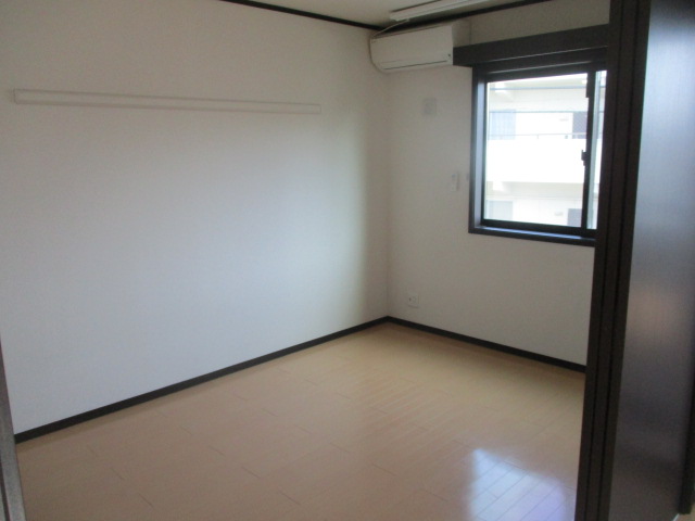 その他部屋・スペース　エアコン２台設備。