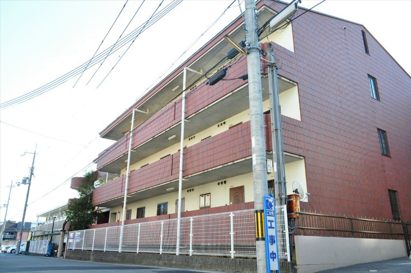 京田辺市田辺中央のマンションの建物外観