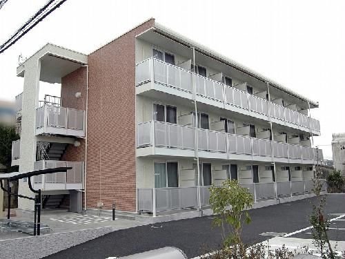 鎌倉市寺分のマンションの建物外観