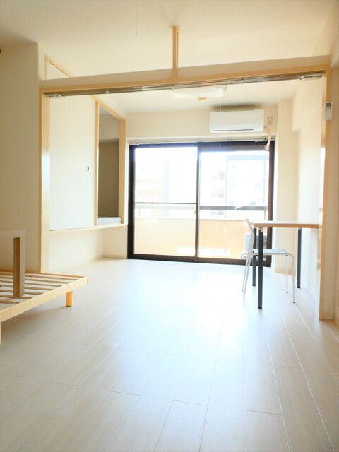 居室・リビング　洋室９帖★家具・家電はサービス品です★