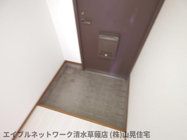 【静岡市清水区長崎新田のマンションの玄関】