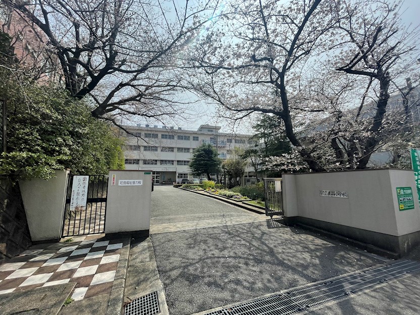 【北九州市八幡西区陣原のマンションの小学校】