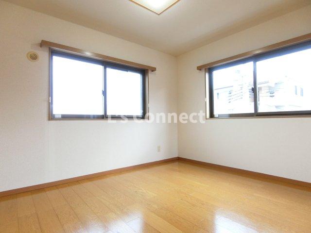 その他部屋・スペース　ＬＤＫと隣の洋室は繋げて使うこともできます。