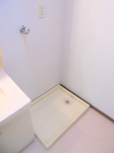 その他　洗濯機置き場写真は103号室です