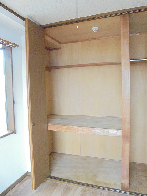 収納　写真は103号室です