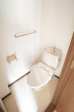 トイレ　嬉しいウォシュレット付き☆