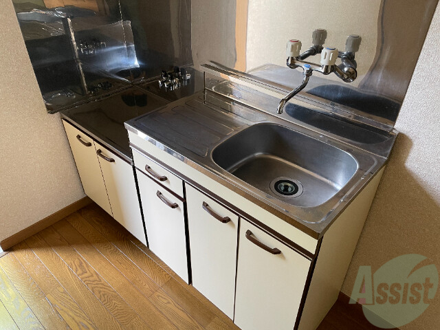 キッチン　シンプルなキッチンです。一人暮らしは最適ですね。