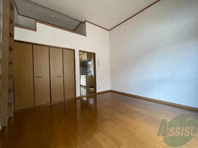 その他部屋・スペース　フローリングなので、ベッドも置けちゃいます。