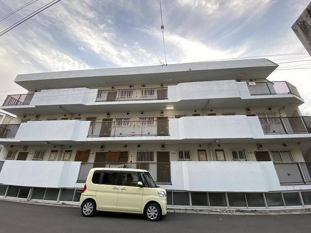 川崎市宮前区犬蔵のマンションの建物外観