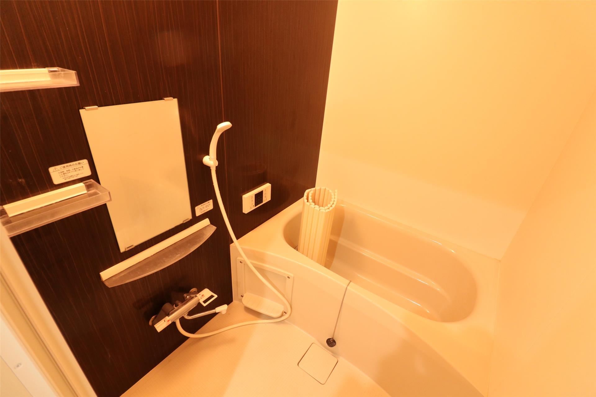 バス・シャワールーム　追い焚き付き