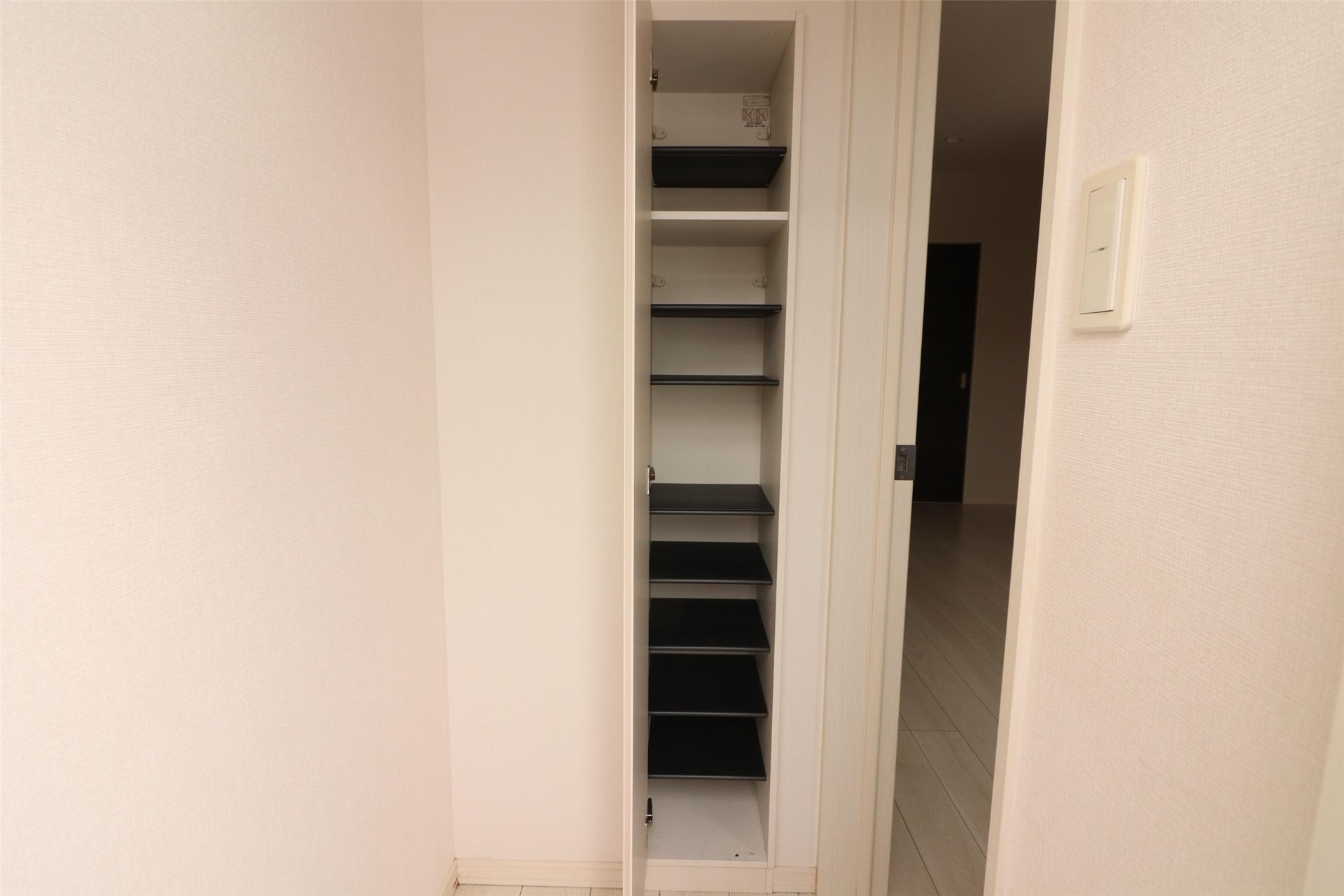 玄関　シューズボックス