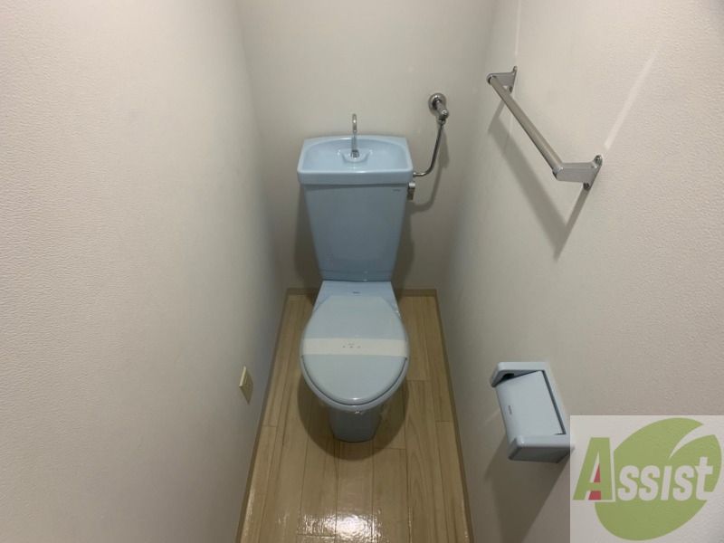 トイレ　こちらはトイレです。清潔感があり、安心して使用できます。