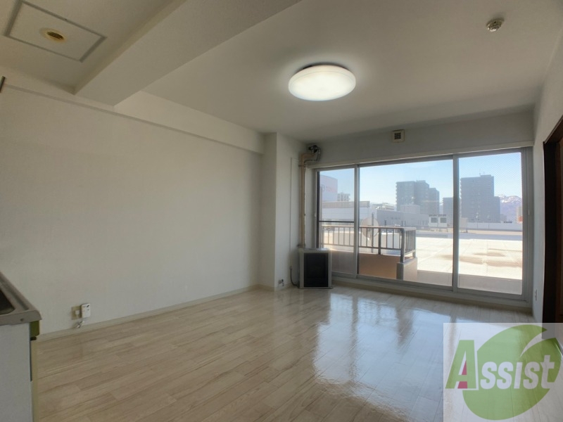 居室・リビング　広くてキレイなお部屋が広がっていて、充実した生活が送れそう。