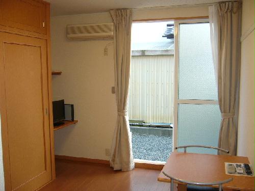 居室・リビング　レース・カーテン付