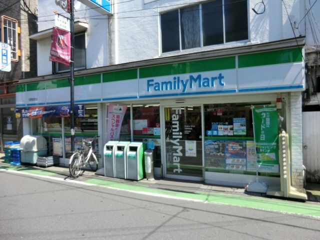 コンビニ　ファミリーマート（コンビニ）まで676m