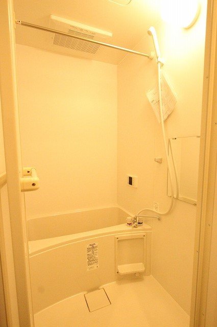 バス・シャワールーム　同物件、別号室のものです。