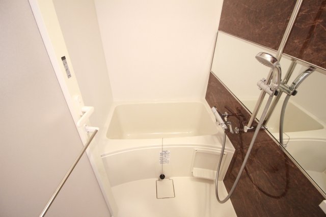 バス・シャワールーム　浴室乾燥機付きバスルーム